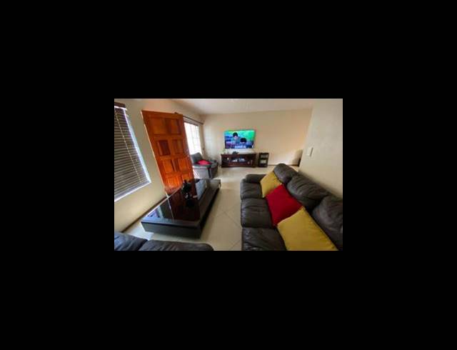 3 BEDROOM TOWNHOUSE FOR SALE IN THERESAPARK